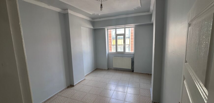 Bahçelievler Mahallesi’nde Geniş Balkonlu, Ferah ve Kullanışlı 3+1 Daire 3200000 TL