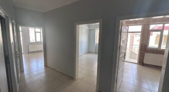 Bahçelievler Mahallesi’nde Geniş Balkonlu, Ferah ve Kullanışlı 3+1 Daire 3200000 TL